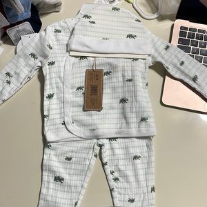 Lots of baby boy clothes, 99% is brand new and some is used but good condition.